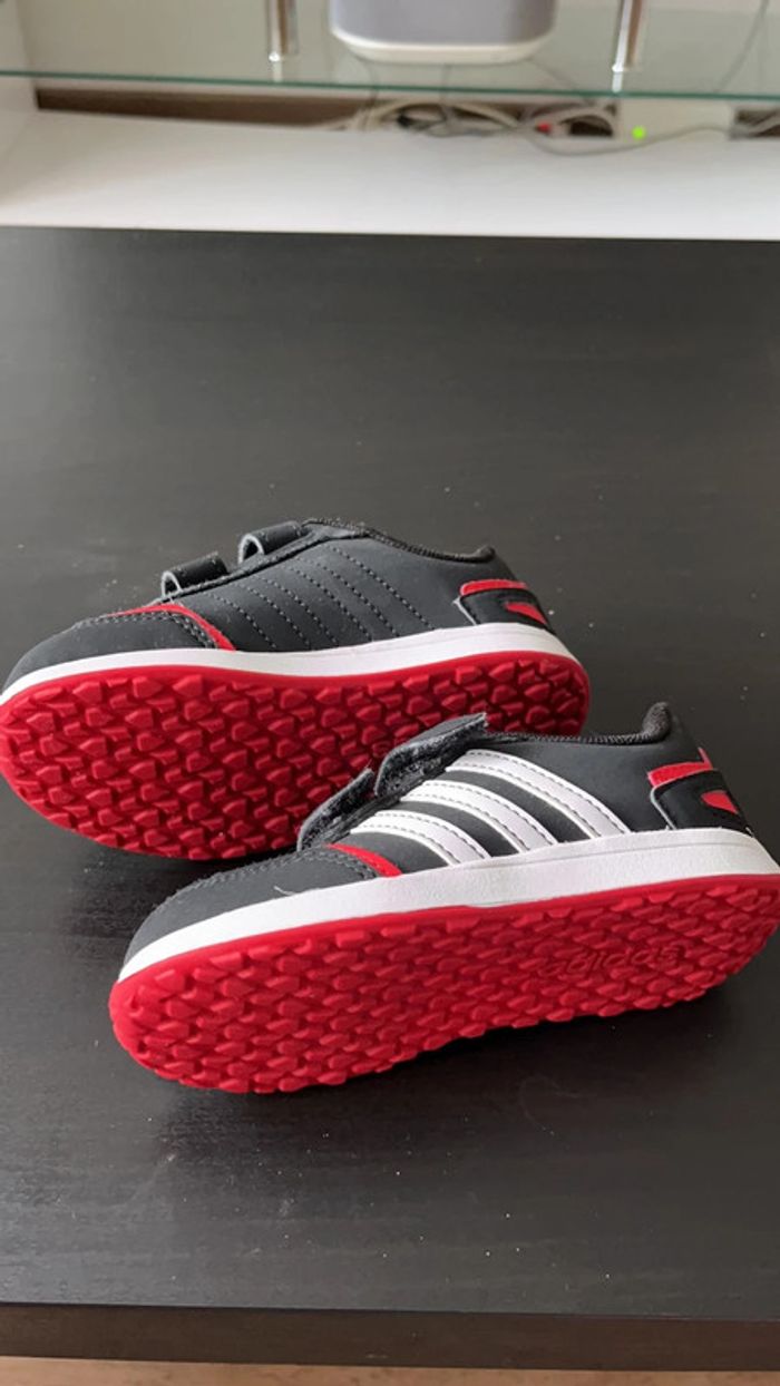 Basket Adidas presque neuves - photo numéro 4