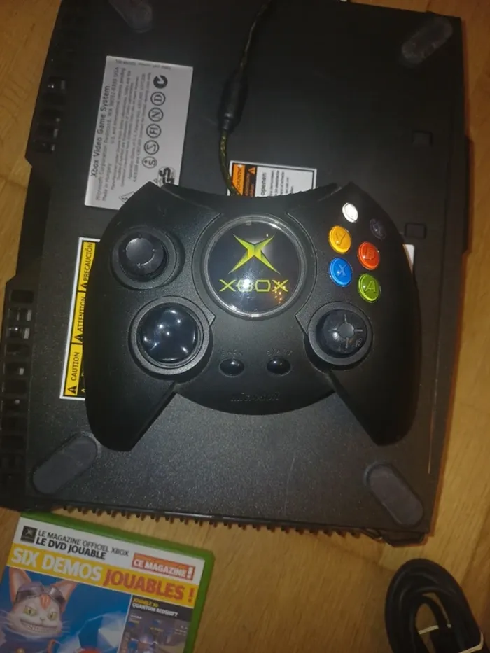 Xbox 1ère génération + Manette + 2 démos + câbles - photo numéro 6