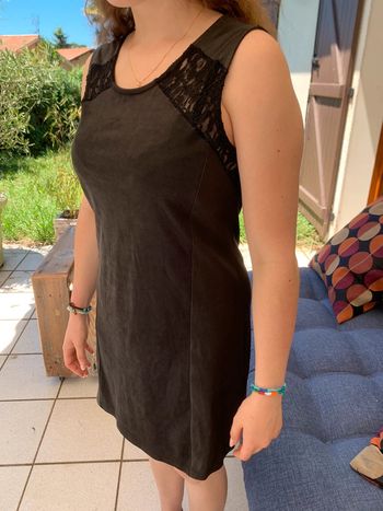 Robe cache cache noire t42 plutôt 38(79)