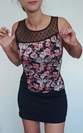 Robe courte noire et fleurie S/M