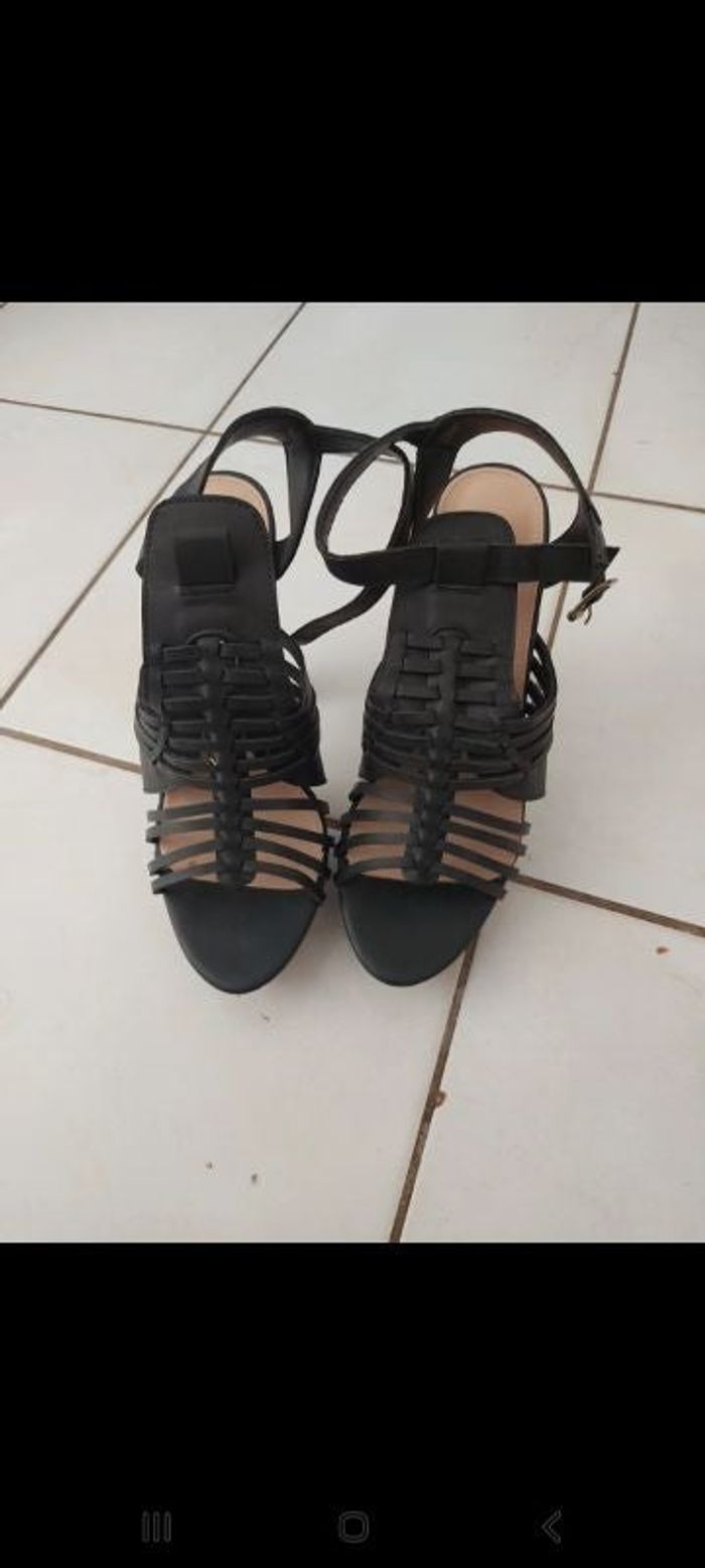 Superbe chaussures à talons