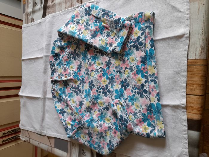 Sweat à fleurs - photo numéro 2