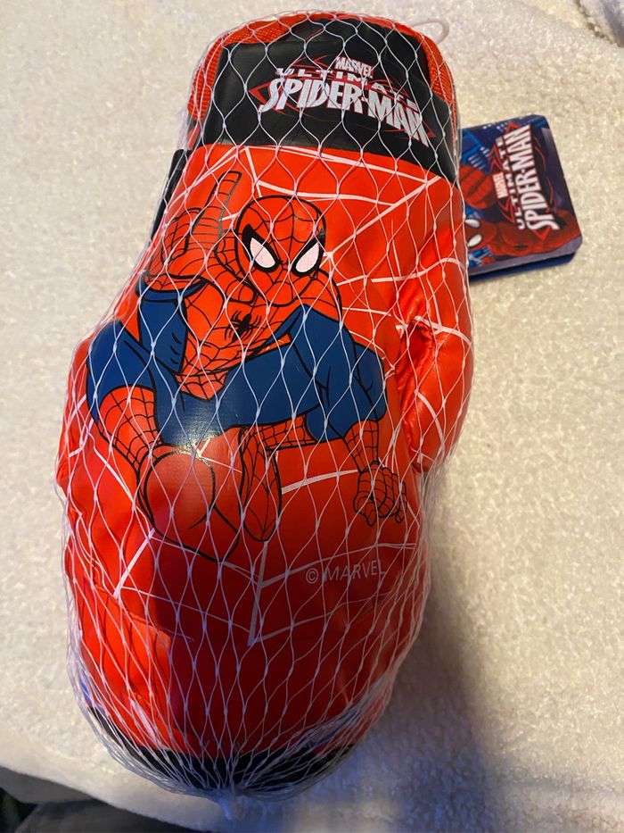 Sac de boxe avec gant spiderman - photo numéro 3