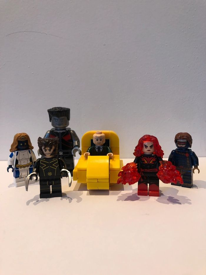Figurine type lego les Xmen/Avengers. Marvel