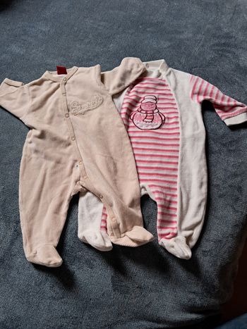 Lot 2 pyjamas 1 mois