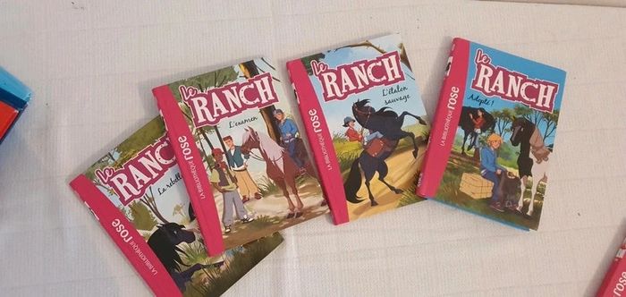 4 livres bibliothèque Rose Le Ranch