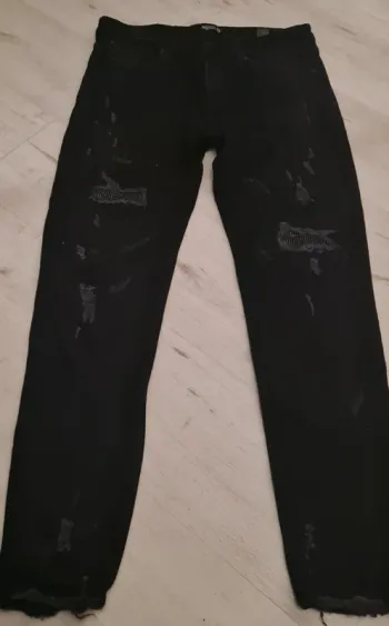 Jean noir taille 42