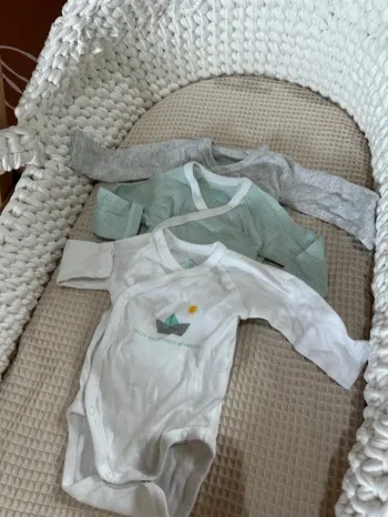 Lot 3 bodies 1 mois croisé manches longue tex baby