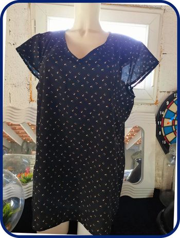 très jolie haut taille 46