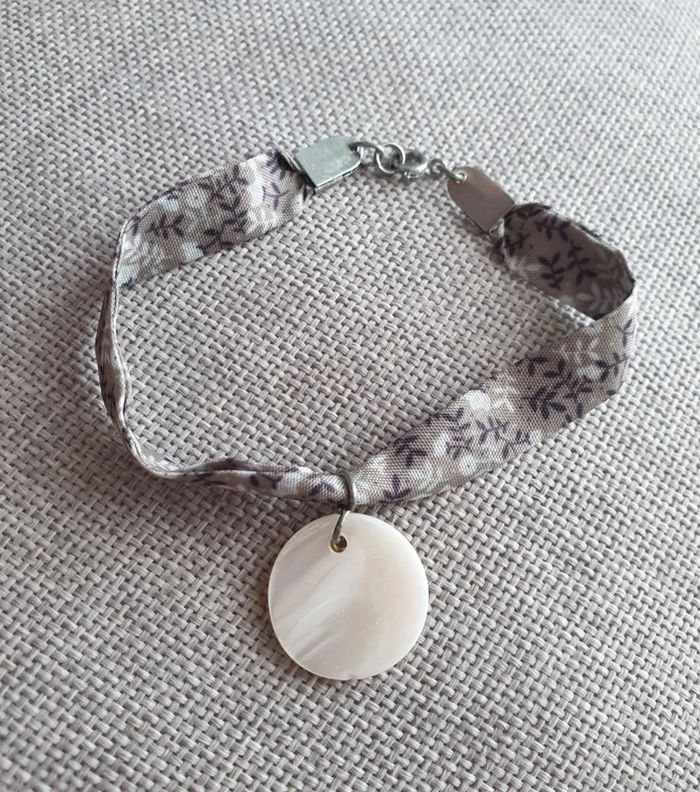 Bracelet tissus fleurie et nacre - photo numéro 2