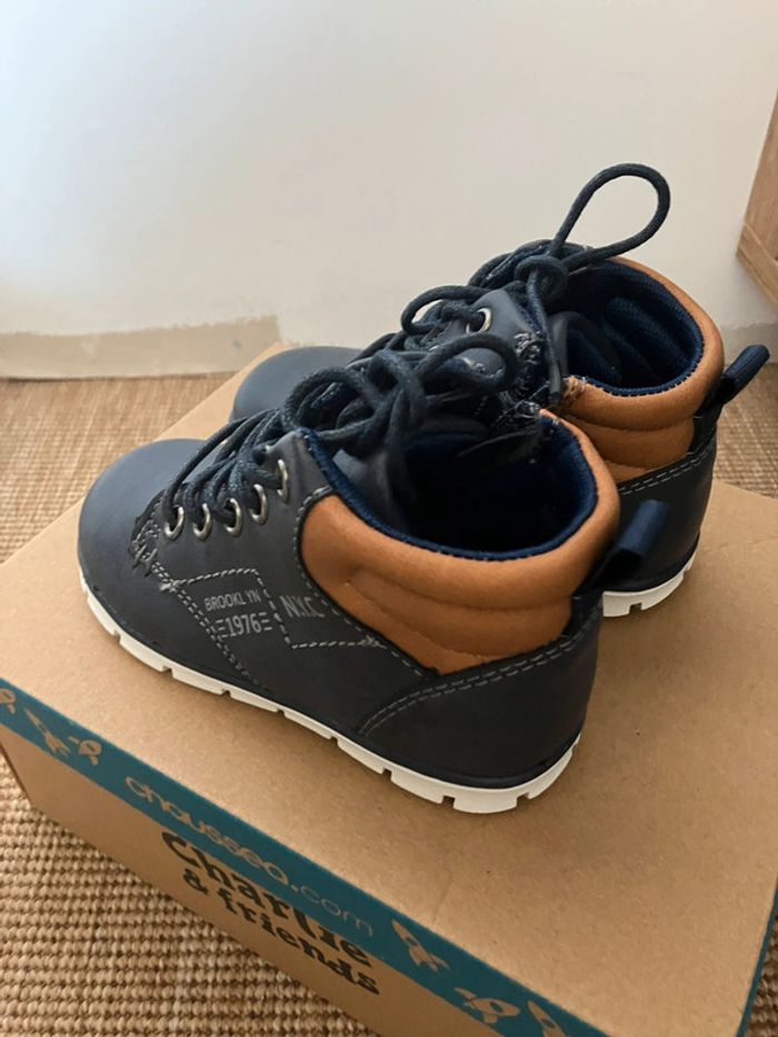 Chaussures enfant neuve Taille 22 - photo numéro 6