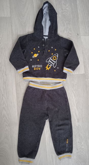 Ensemble sweat à capuche 23 mois
