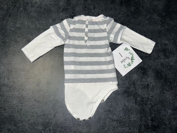 Body bébé effet tee shirt - photo numéro 4
