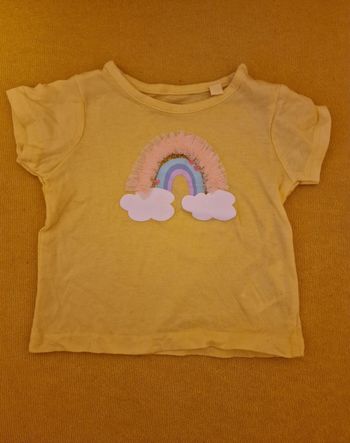 T-shirt jaune taille 6 mois