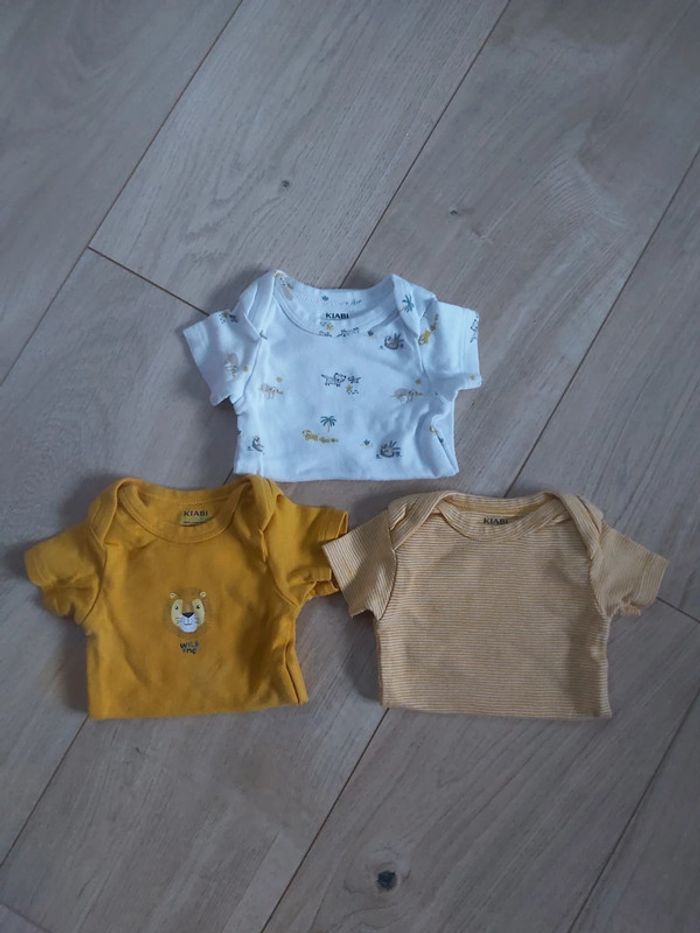 Lot de 3 bodies manches courtes mixte garçon/fille Kiabi 3 mois comme neuf (78)