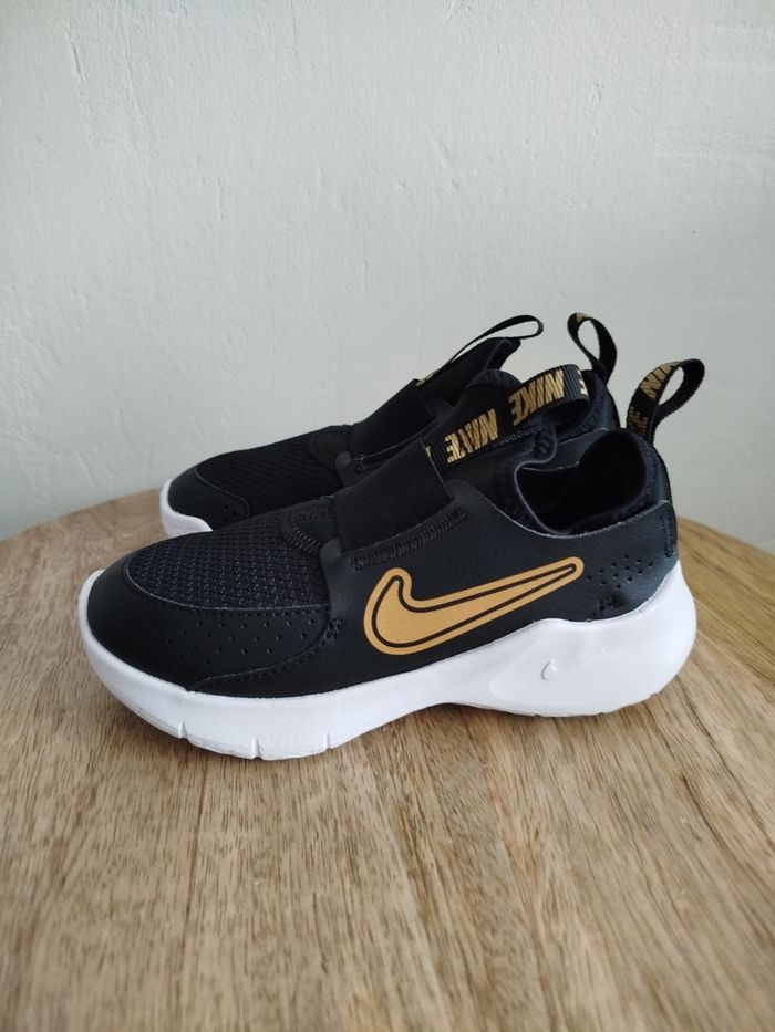 Baskets T 28,5 - photo numéro 4