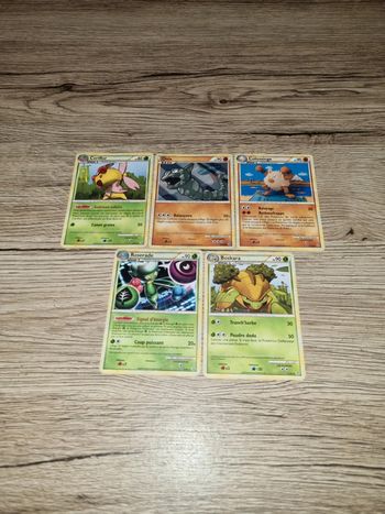 44 carte pokémon 2010