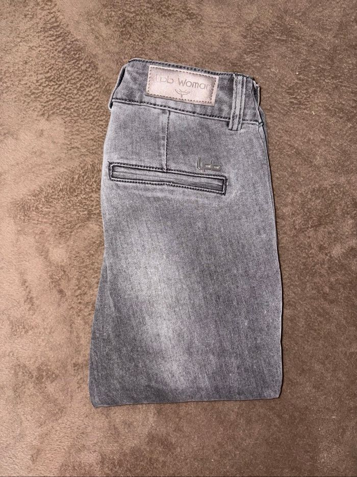 Pantalon jean gris les petites Bombes LPB taille XS en très bon état.