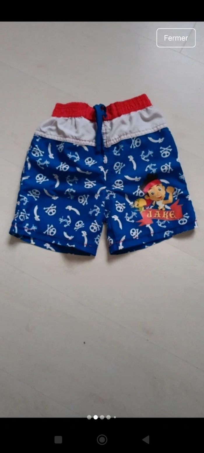 Short De Bain garçon taille 4 ans en très bon état marque Disney Store - photo numéro 2