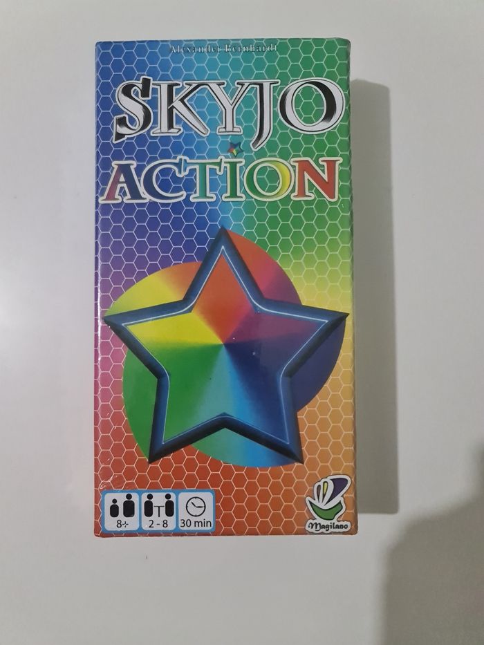 Skyjo action jeu de société neuf jamais utilisé et blister règle français - photo numéro 2
