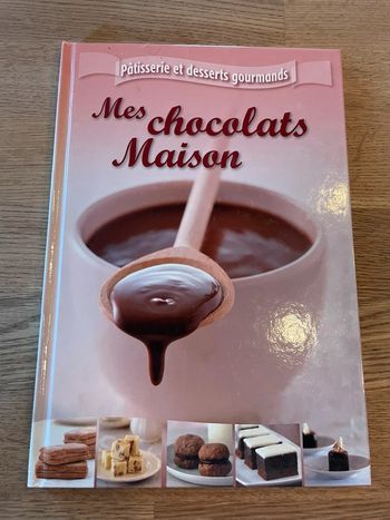 Livre de cuisine Femme Actuelle Pâtisserie et desserts gourmands Mes chocolats maison
