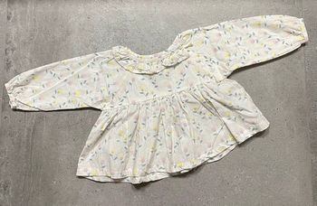 Blouse manches longues « Bonnet à pompon » blanche à fleurs taille 3 mois
