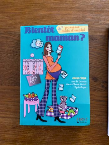 Lot 2 livres bientôt maman + recettes bébé