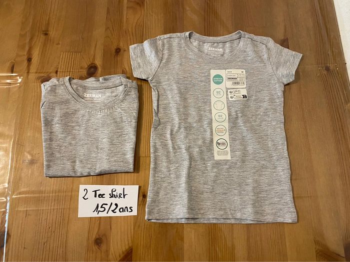 Lot de 2 tee shirt manches courtes, taille 92 (1an et demi et 2ans) gris chiné