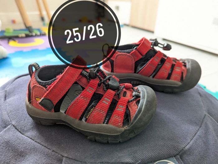 Sandales Keen Newport H2 – Pointure 25/26 – Randonnée et draisienne – Très bon état