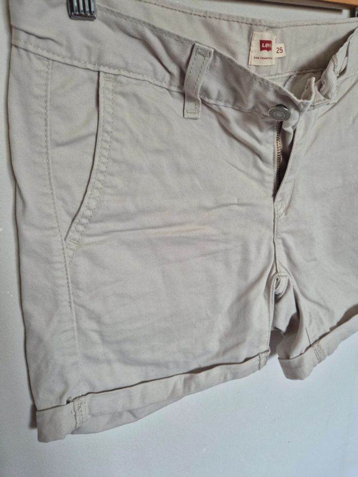 Short Levi's taille 25 - photo numéro 7