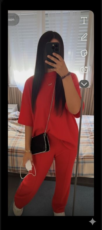 Ensemble rouge