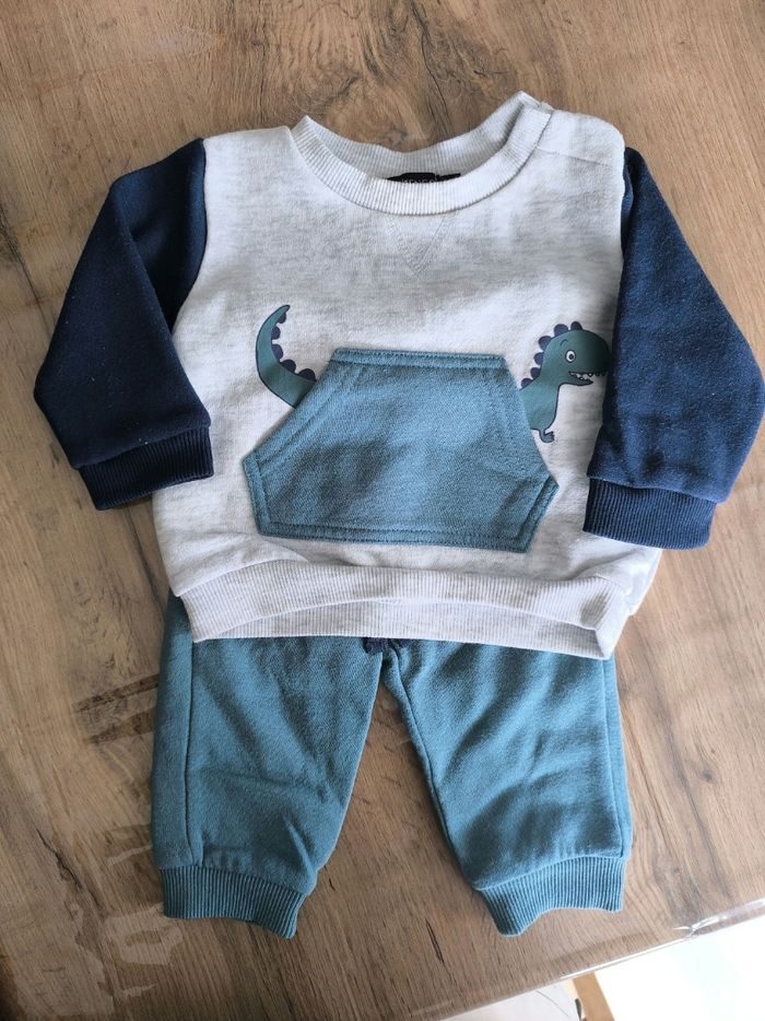 Ensemble 6 mois (67 cm) - photo numéro 3