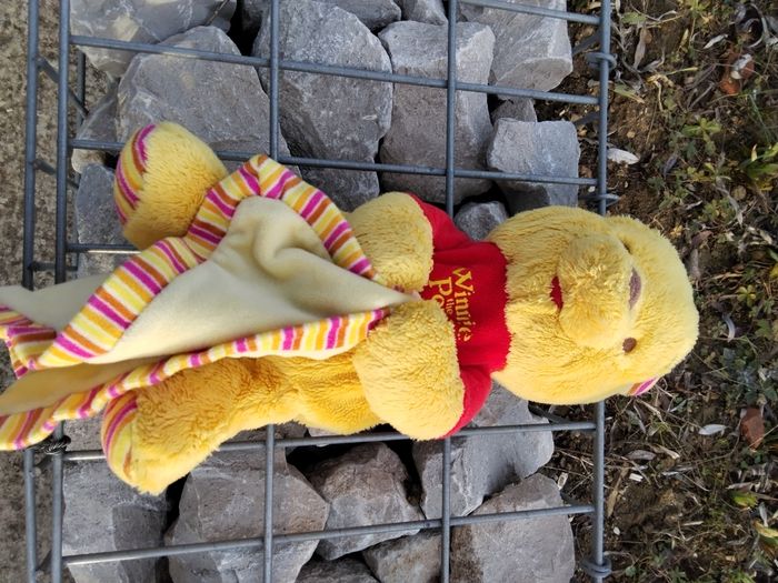 Peluche doudou Winnie l'ourson
