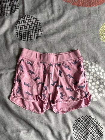 Short fille