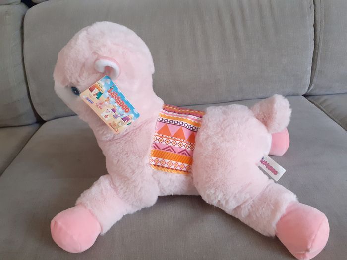 Peluche rose qui représente un animal - un lama - NEUF - photo numéro 3