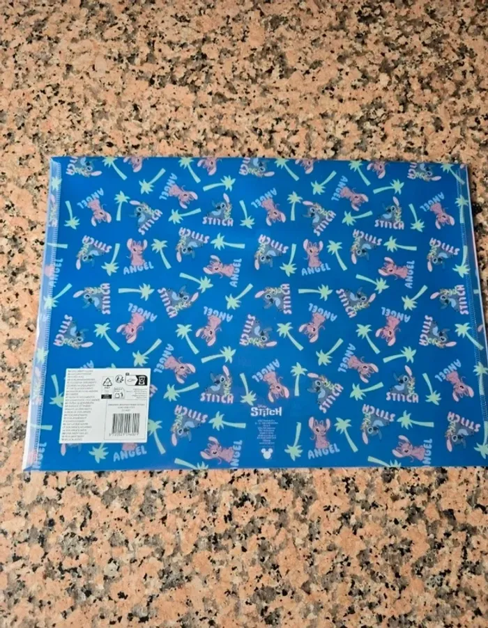 Pochette A4 Stitch neuf - photo numéro 2