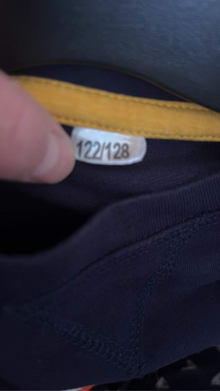 Lot vêtements fille 8 ans - photo numéro 2