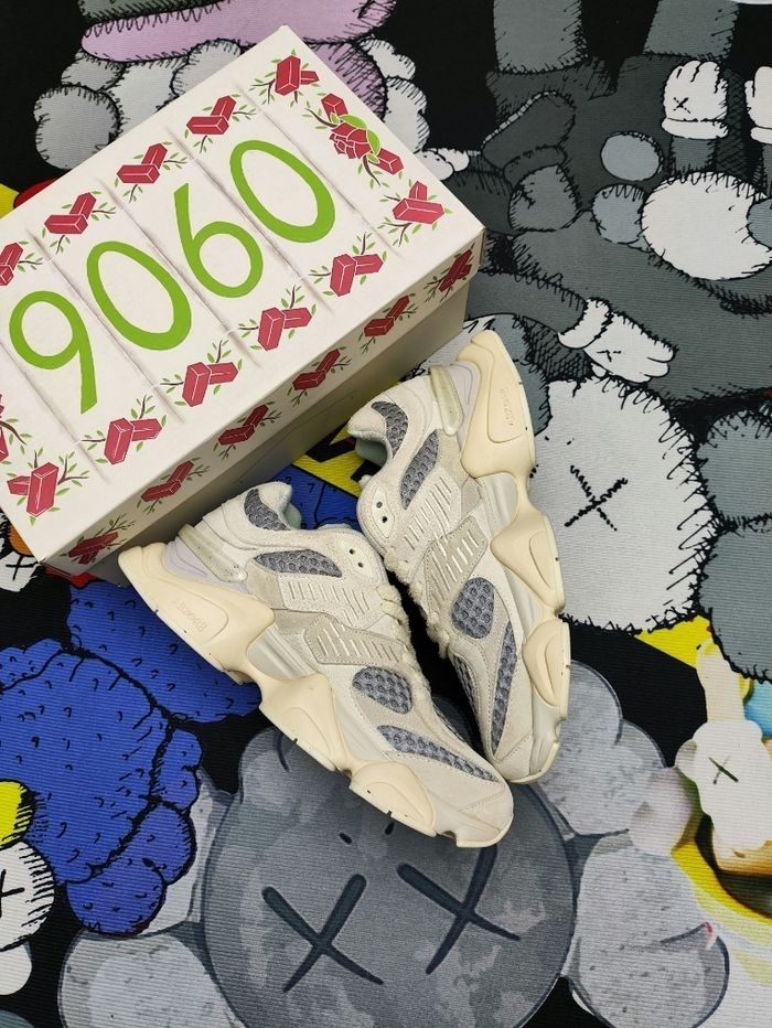 New Balance 9060 taille 44 - photo numéro 2