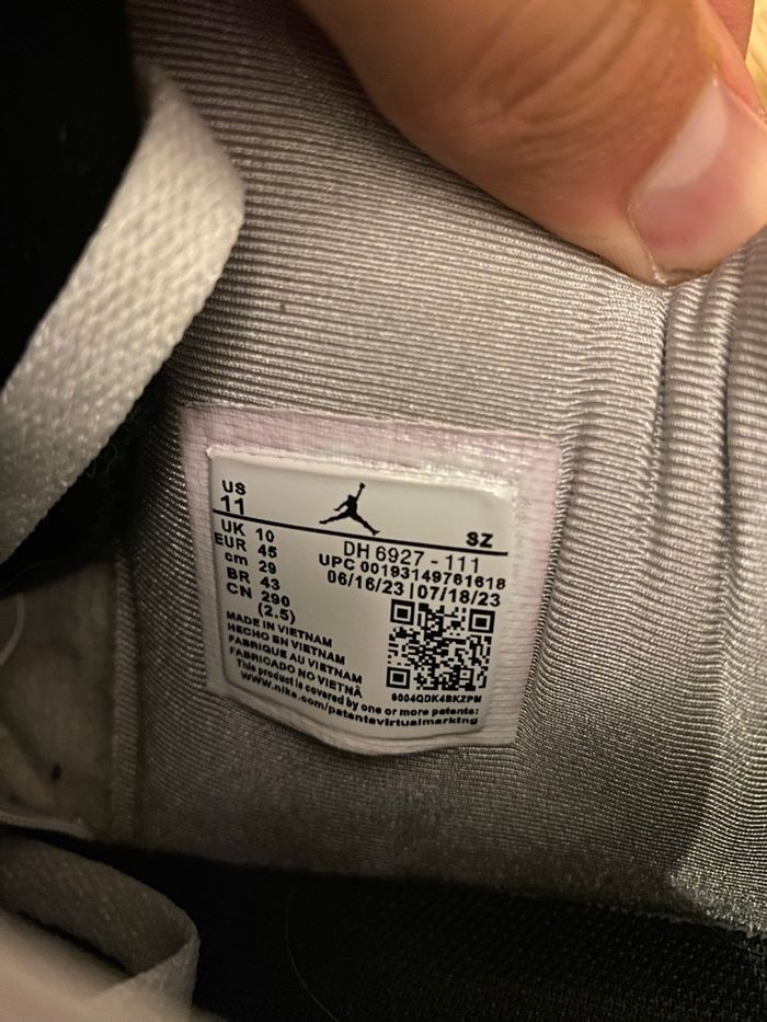 Air Jordan 4 Retro White black – Taille 45 - photo numéro 3