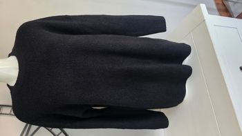 pull noir  neuf L42/44