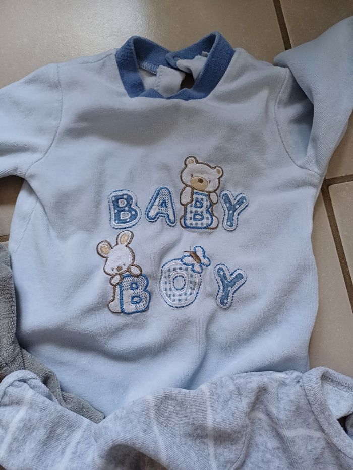 3 pyjamas 12 mois - photo numéro 4