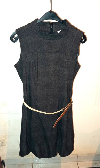 Robe grise avec ceinture T44