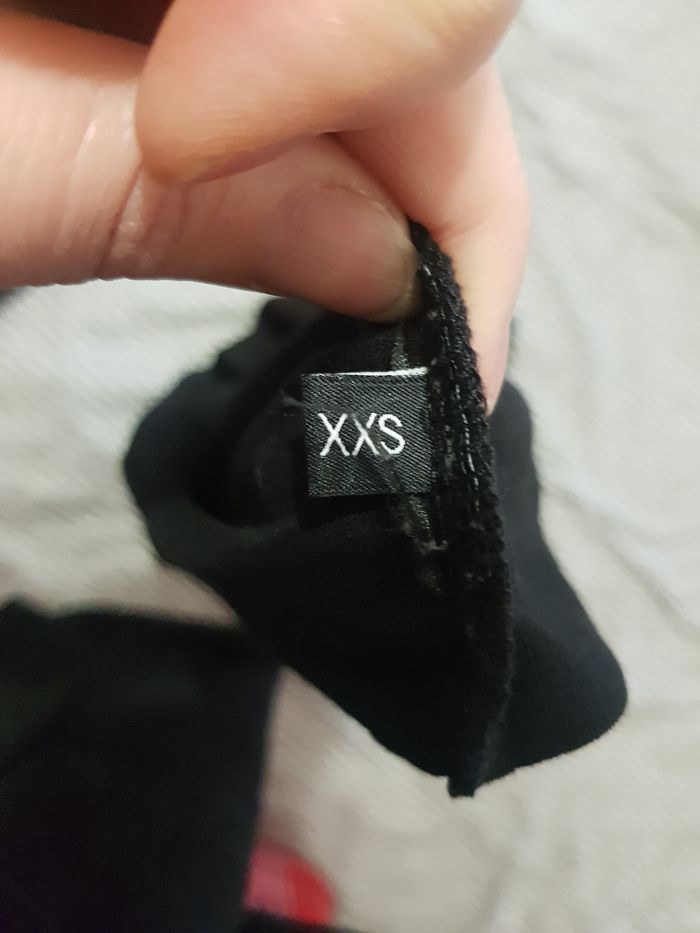 Tee-shirt manches longues noires - photo numéro 3