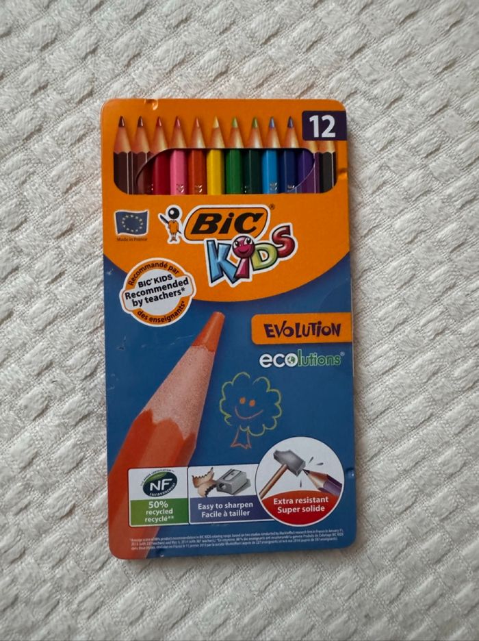 Lot de fournitures scolaires - photo numéro 10