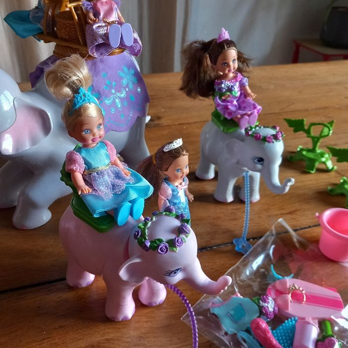 Lot éléphants et poupées - photo numéro 4