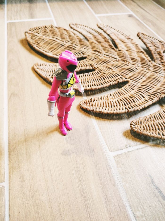🙅 Power rangers dino charge figurine du ranger rose marque Hasbro - photo numéro 3