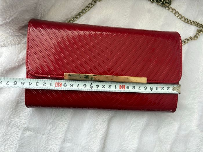 Pochette avec chaîne dorée - photo numéro 4