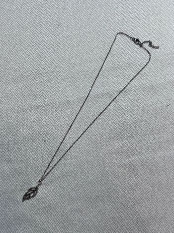 Collier plume 