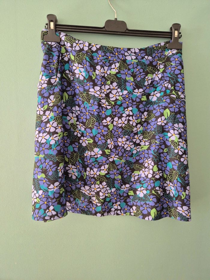 Jupe fleurie violette, molly bracken, neuve, taille 40 - photo numéro 3