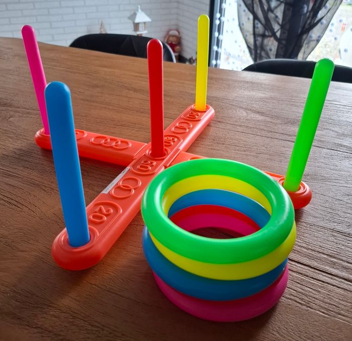 Jeu d'anneaux en plastique